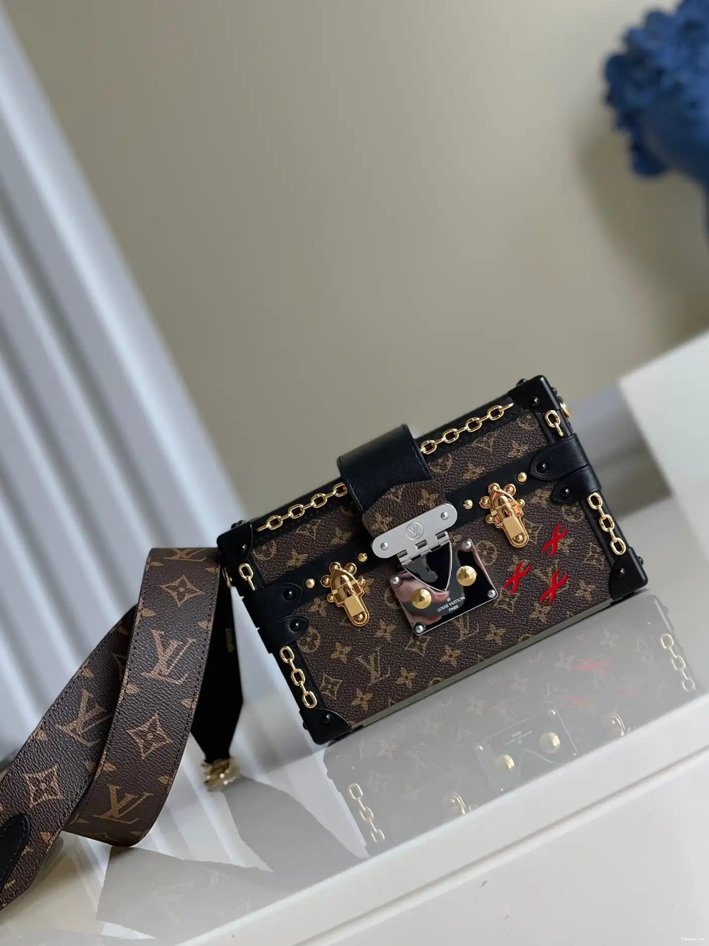 LOUIS MALLE PETITE VUITTON 0527